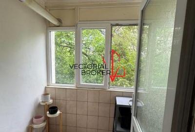 3 camere decomandate, et. 2, renovat, centrala, bl.1984, Basarabia- Diham - 4