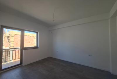 ​Vilă modernă de mijloc, finalizată la cheie | P+E+M | Curte proprie 130 mp - 10