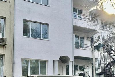 Casă individuală cu 16 camere în Cotroceni