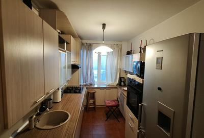 Apartament cu 2 camere semidecomandat, mobilat în Titan