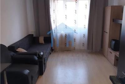 Garsoniera, Dambul Rotund - 1