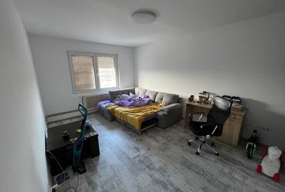 Apartament cu 3 camere, 2 băi, 66 mp + 4 mp balcon, decomandat, etaj 2/4 - 3