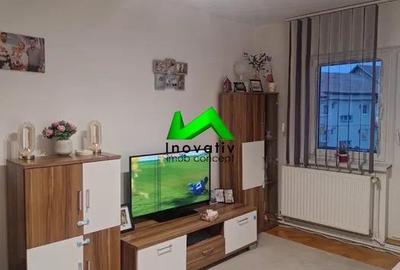 Apartament cu 3 camere decomandat, mobilat în Valea Aurie
