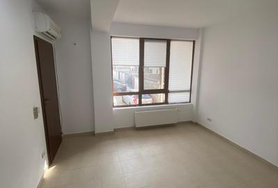 Apartament spatios, parter inalt, bloc nou, loc parcare, comision 0 - 10