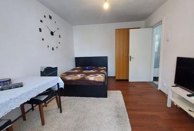 Apartament cu 2 camere decomandat, mobilat în Titan