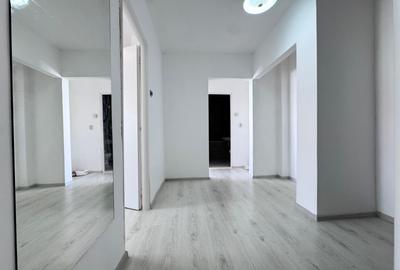 NORD - Apartament 2 cam DECOMANDAT, Etaj 3/4, Bloc 1986 - 1