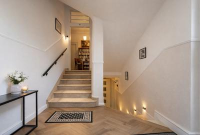 Casa deosebita, teren 749mp, locuinta sau sediu business - 1