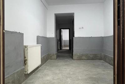Clădire comercială D+P+2E, 575 mp, teren 500 mp – Chiajna (Roșu),  Bd. Uverturii - 12