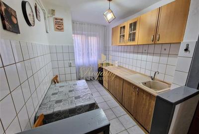 Apartament cu 2 camere semidecomandat, mobilat în Girocului