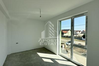Apartamente de vanzare cu 3 camere si curte, Dumbravita - 1