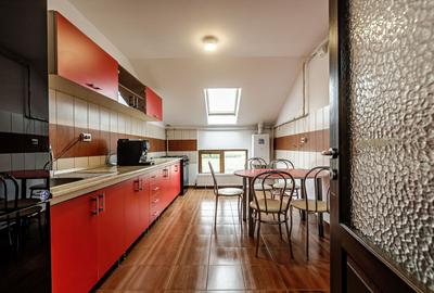 Apartament cu 2 camere semidecomandat, mobilat în Micălaca