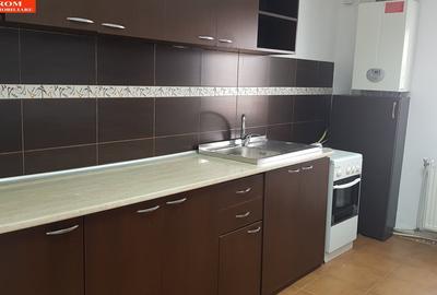 Apartament cu trei camere, decomandat, semimobilat, la parter, Bistrita Lac - 3