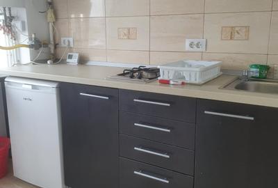 Garsonieră decomandată, mobilată în Județean