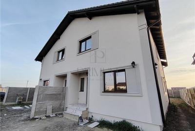 Duplex cu 4 camere în Moșnița Nouă