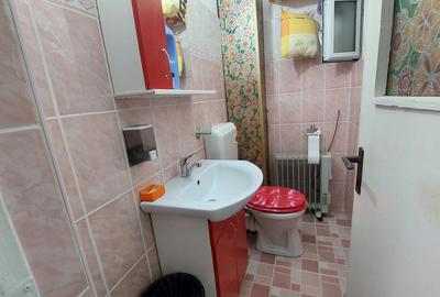 Apartament 3 camere Decomandate 76 mp parter inalt cu 2 Bai Balcon CETATE Piata - 8