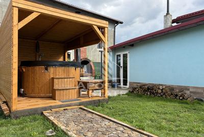 Casă individuală cu 6 camere în Moșnița Nouă