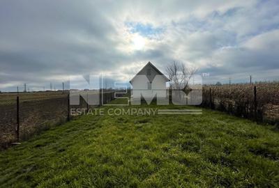 Teren agricol extravilan de 2200 mp, în Sud-Vest