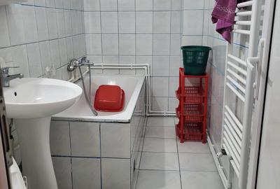 Anda , 3 camere , centrala gaze , etaj intermediar - 10