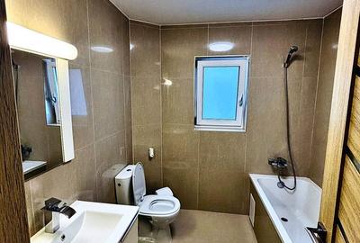 Apartament 3 camere de vânzare | Curte proprie 24 mp | Loc de parcare - 11