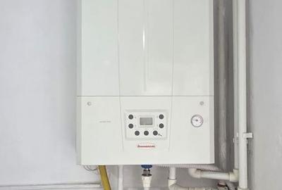 OCAZIE ! CENTRU PIATA UNIRII 2 CAMERE 2 BALCOANE + BOXA ETAJ 1 PRET 78.500 EURO - 18