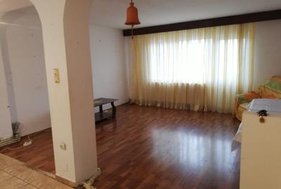 Vand apartament 3 camere cu spatiu generos - 2