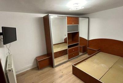 Ofer spre inchiriere casa individuala,renovata,3 camere - 7