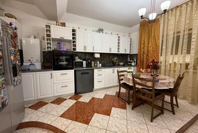 Vila Individuala 6 Camere Metrou la 5 minute Distanta - 1