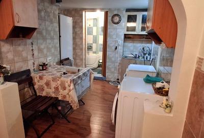 Vand apartament de 35,5 mp, etaj 1, Str Lamaiului  nr. - 14