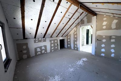 Vanzare casa P+M in Sendreni( in spatele Primariei), pret 99 000 euro - 14