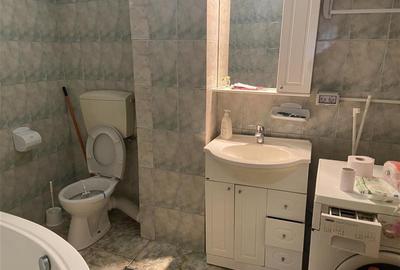 Apartament 2 camere , zona centrala - Scoala nr 10,etaj 2 8  , decomandat - 15