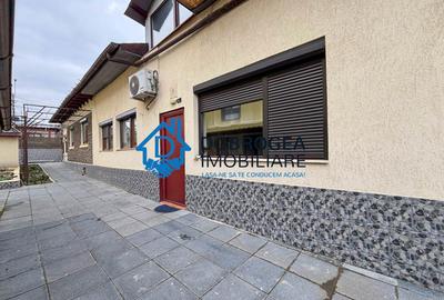 Casă individuală cu 4 camere în Central