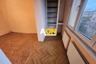 De vanzare apartament 3 camere, Cetate - 5
