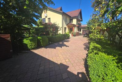 Casă cu 7 camere în Sud