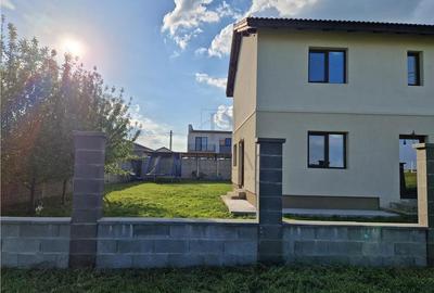 Casă individuală cu 5 camere în Moșnița Nouă