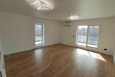 Apartament cu 3 camere decomandat în Berceni