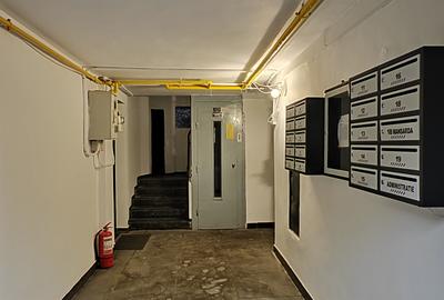 Piata Constitutiei | Poiana Florilor |  Etaj 2 din 4 la cheie | centrala proprie - 26