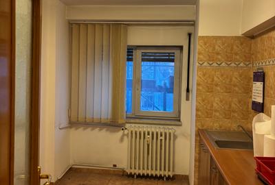 Locatie exceptionala in inima capitalei,stradal pe Bd. DECEBAL imobil monolit - 6