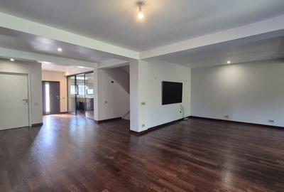 Duplex cu 5 camere în Iancu Nicolae