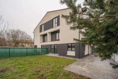 Casa se preda finisata - 4 bai -3 dormitoare - curte - parcare -  metrou Păcii - 1