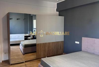 Apartament cu 2 camere decomandat, mobilat în Universitate