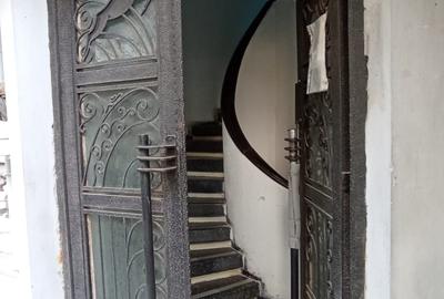 3 camere pentru birouri et 2 in cladire interbelica Tineretului metrou 600 m - 9