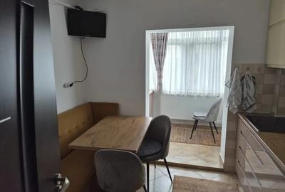 Apartament cu 2 camere decomandat în Nicolina