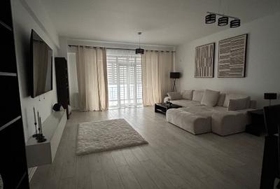 Apartament cu 3 camere semidecomandat, mobilat în Central