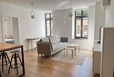 Apartament cu 2 camere semidecomandat, mobilat în Unirii