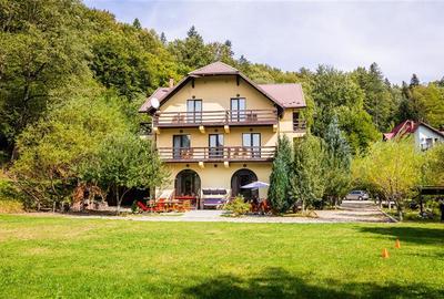 Hotel/Pensiune, de 800 mp, în Exterior Est