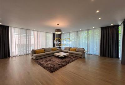 Apartament cu 5 camere decomandat în Primăverii