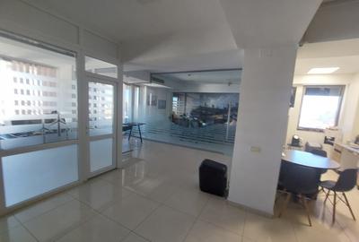 Centru - Bd. Mamaia , spatiu IDEAL BIROURI in cladire reprezentativa , 240 mp. - 13