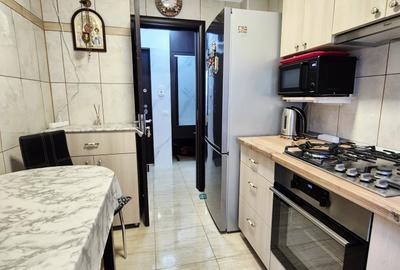 Apartament 3 camere de închiriat | Tomis 2 - 10
