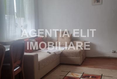 Apartament 3 camere, zona Scolii nr 7, etaj 2, bloc  caramida - 1
