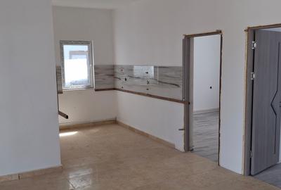 Vindem Casa in Navodari - 2